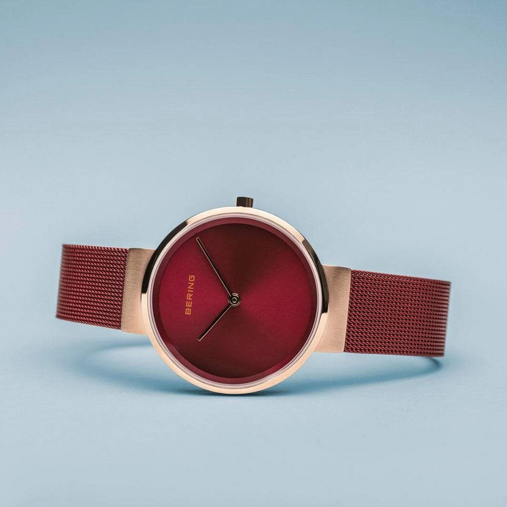 bering red watch