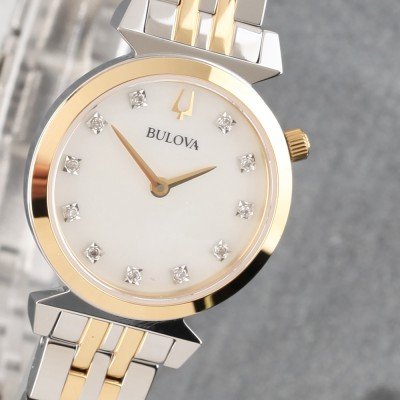 Bulova Regatta クォーツダイヤモンド マザーオブパールダイヤル レディース腕時計 98P202, クォーツムーブメント。 並行輸入品