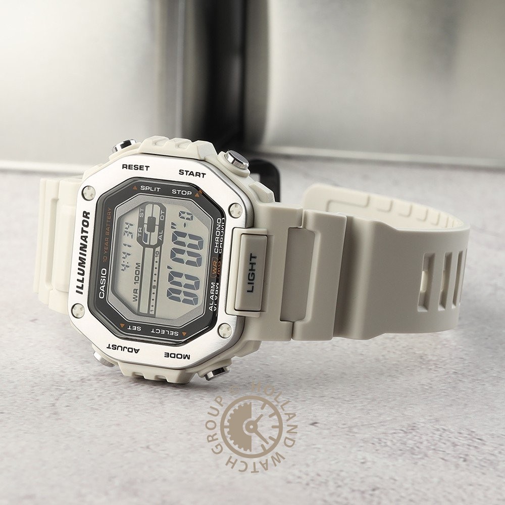 Casio Collection MWD-110H-8AVEF Metal Covered Square Digital Uhr 