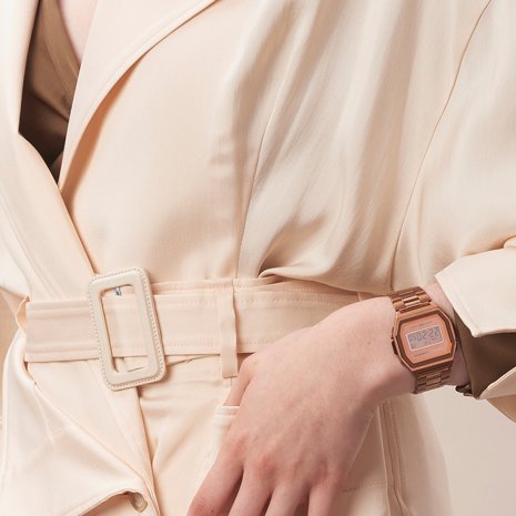 Digital retro watch with mother of pearl dial Fall Winter Collection Casio