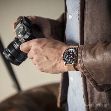 Automatic diving watch with date  Certina