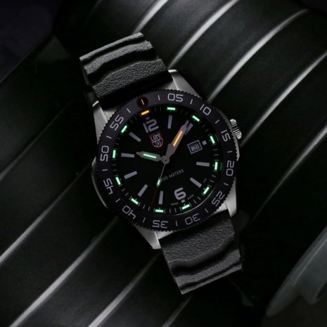luminox diver watch