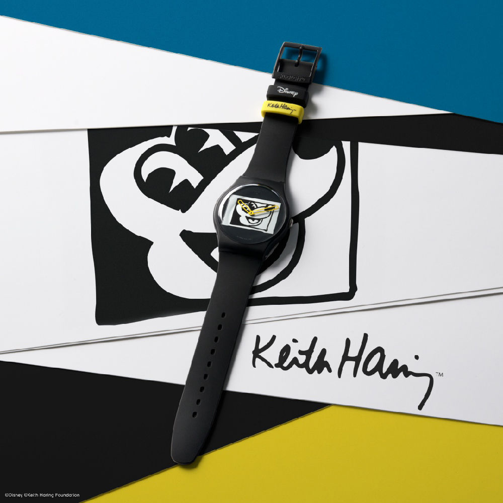 Swatch SUOZ337 watch - Mickey blanc sur noir